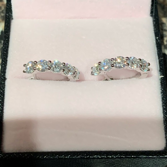 Jewelry - Beautiful huggie 2ctw Moissanite earrings